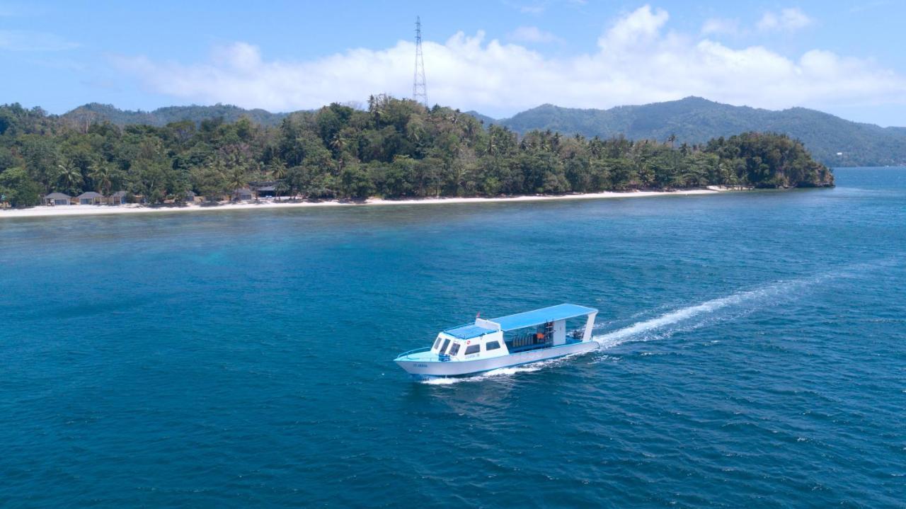 White Sands Beach Resort Lembeh 비퉁 외부 사진