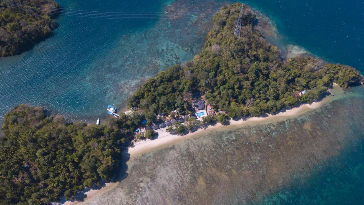 White Sands Beach Resort Lembeh 비퉁 외부 사진