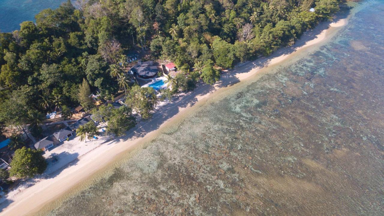 White Sands Beach Resort Lembeh 비퉁 외부 사진