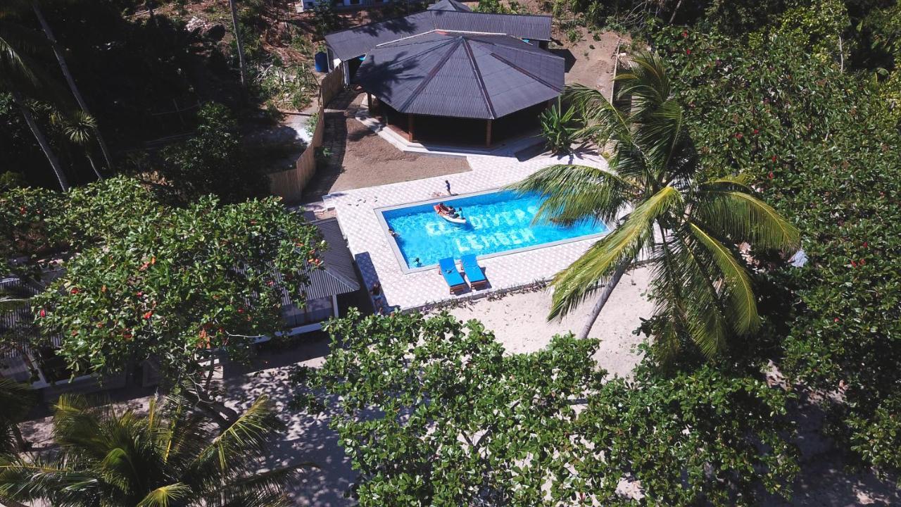 White Sands Beach Resort Lembeh 비퉁 외부 사진